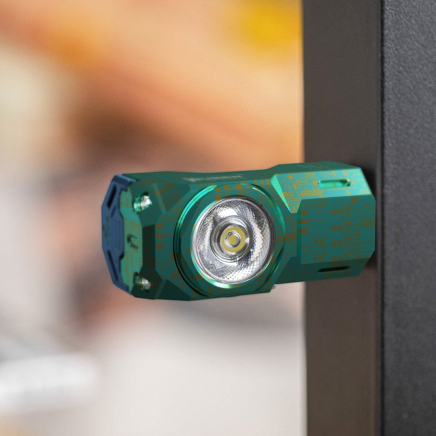 Wuben Lightok X0 Knight Aluminum Easy Carry Light-1,100 Lumens